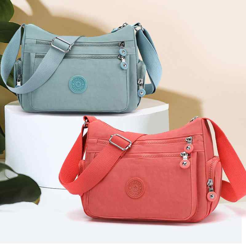 ショルダーバッグ レディース 大容量 防水 撥水 ナイロン 鞄 通勤 普段使い 斜めがけ 水餃子型 紫色 深..