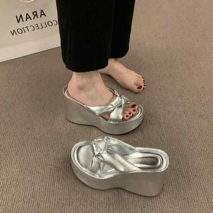 サンダル レディース 厚底 歩きやすい 疲れにくい 履きやすい 美脚 ウェッジソール おしゃれ かわいい 黒 シルバー・カラー: ブラック.シルバー・サイズ: 35.36.37.38.39・つま先の形状: 丸頭・カテゴリ: サンダル・スタイル: レトロ・靴底の素材: ゴム・内側の素材: PU・着用方法: スリッポン