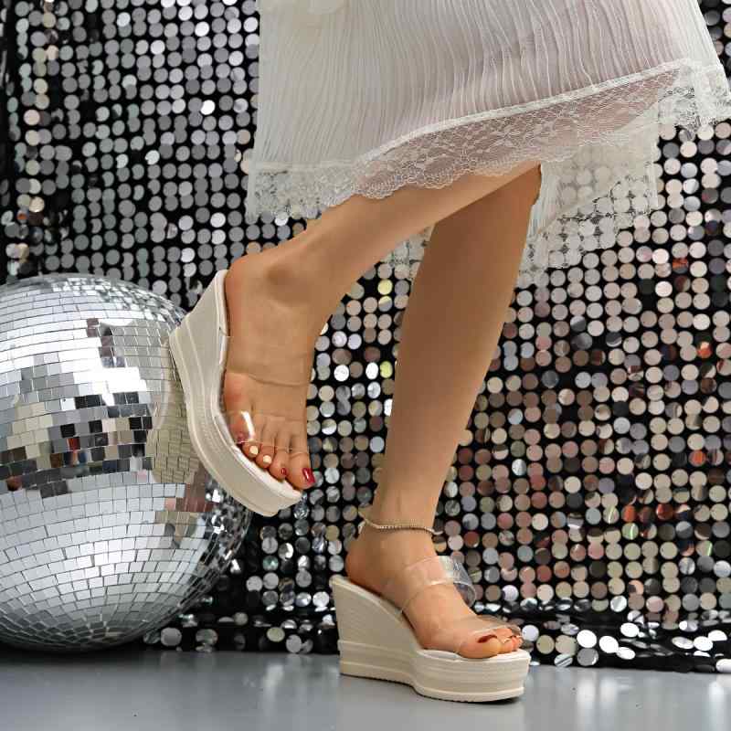 サンダル レディース 大きいサイズ 透明 ストラップ 厚底 ウェッジソール 欧美風 ハイヒール 婦人靴 ラウンドトゥ かわいい PU ゴム 春夏