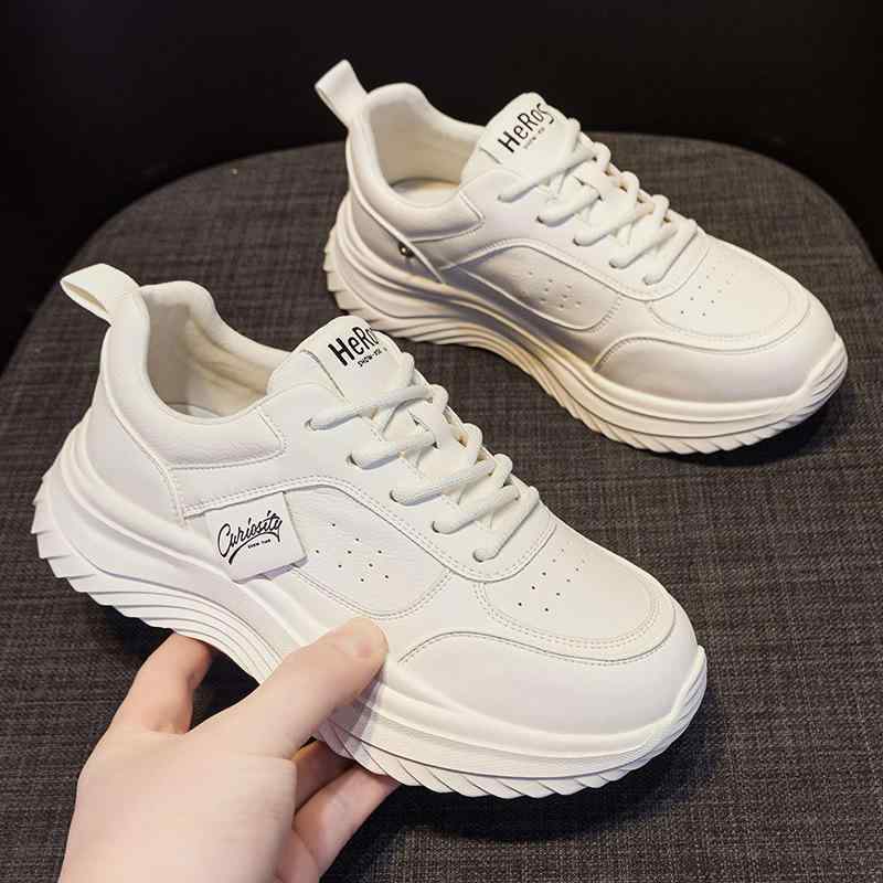スニーカー レディース 真皮 レザー カジュアル 厚底 疲れにくい マッサージ 磁気 春 白 黒 歩きやすい 身長アップ 運動 スポーツ かわいい
