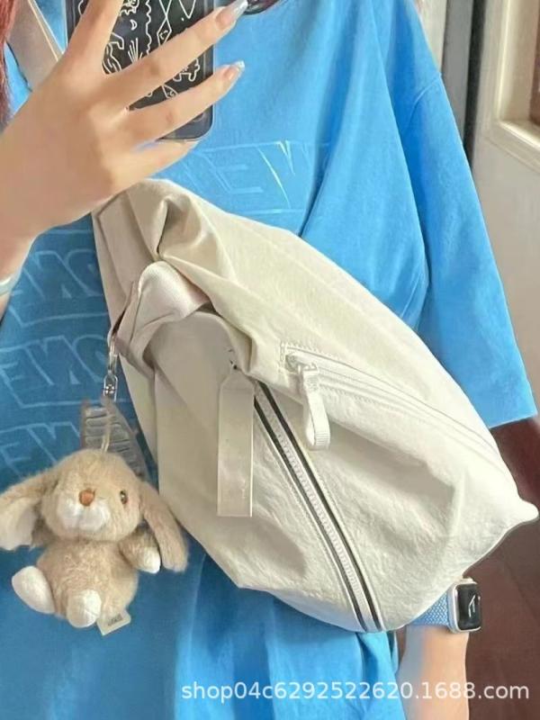 ボディバッグ レディース メンズ 10L 斜めがけ 防水 軽量 スポーツ 運動 普段使い 旅行 街頭 潮流 無地..