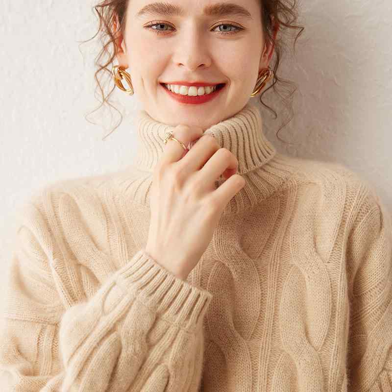 ニット レディース セーター ハイネック プルオーバー 厚手 大柄 ケーブル編み ゆったり モカブラウン オフホワイト 秋冬