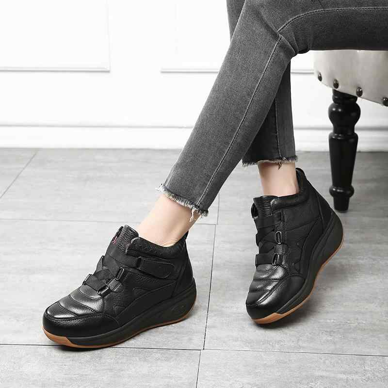 靴 レディース 婦人靴 冬用 スノーブーツ 革 羊毛 あったか 高齢者 介護シューズ ママシューズ ラウンドトゥ 厚底 面ファスナー 黒 35 36 37 38 39 40 41 42・カテゴリ: 綿靴・適合シーズン: 冬・ヒール高さ: ミドルヒール（3-5cm）・・つま先形状: ラウンドトゥ・の要素: タッセル・対象性別: 女性・アッパー素材: 革・スタイル: カジュアル・ソール素材: ゴム・内装素材: ウール・靴筒の高さ: ハイカット・ヒールの形状: 厚底・着用方法: 面ファスナー・インソール素材: 人造ウール・スタイル: カジュアル・適用シーン: 日常・対象年齢: 成人・履き口の深さ: ミドルカット（7-11cm）・カラー: ブラック・サイズ: 35, 36, 37, 38, 39, 40, 41, 42