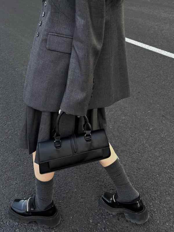 ハンドバッグ レディース ショルダーバッグ 斜めがけ PUレザー ブラック 中サイズ フレンチ レトロ デ..