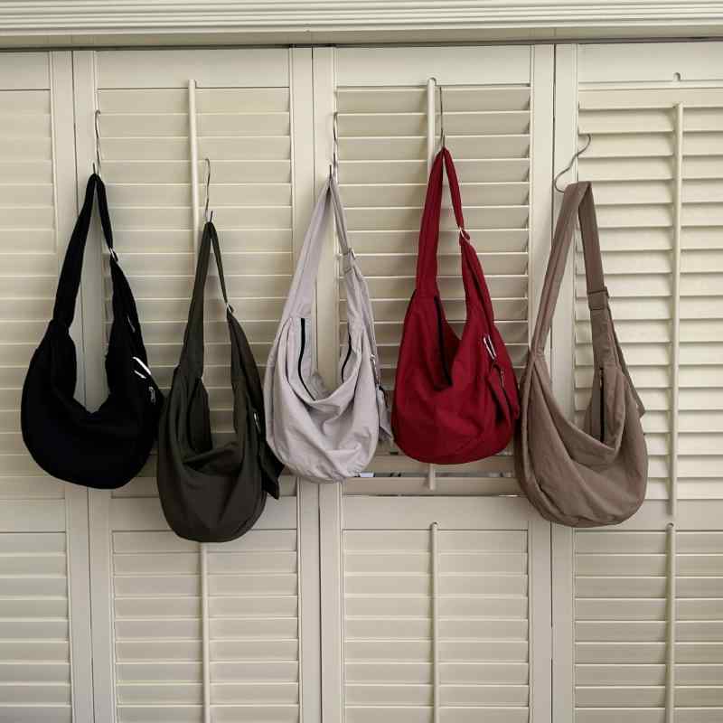 ショルダーバッグ レディース メンズ ユニセックス 餃子型 鞄 カバン 大容量 ナイロン 斜め掛け 肩掛け..