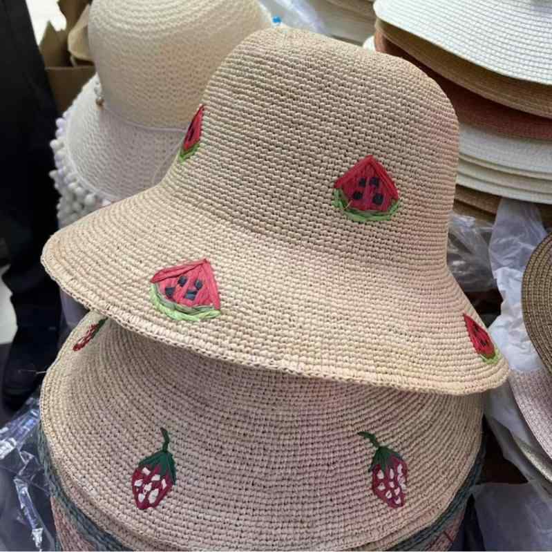 麦わら帽子 レディース サマーハット 日焼け防止 手編み ラフィア草 つば広 折りたたみ 漁師帽 西瓜 ス..