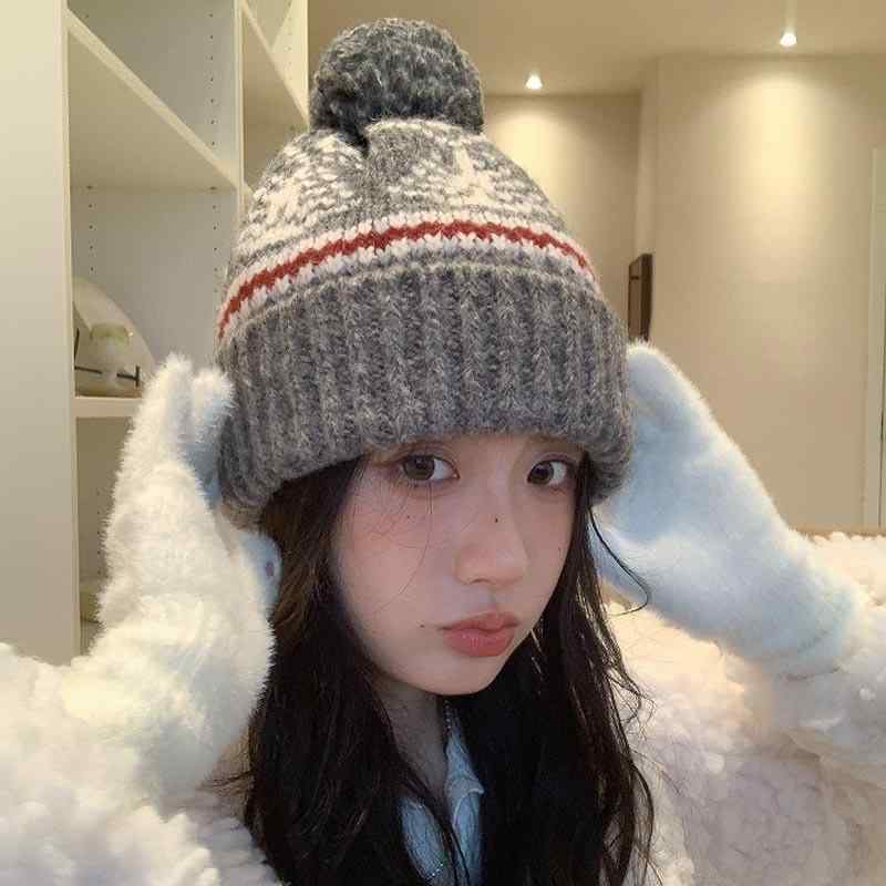 帽子 レディース ニット帽 秋冬 防寒 あったか かわいい 大判ボンボン ケーブル編み 小顔効果 伸縮性 ..