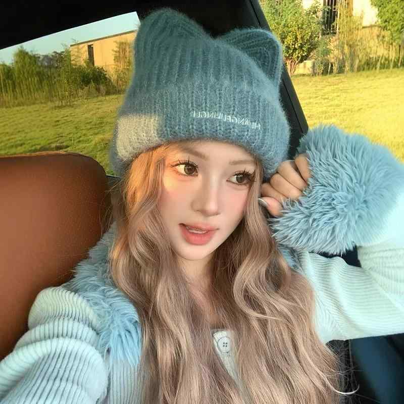 帽子 レディース 猫耳 ニット帽 ウィッグ付き ロング巻き髪 金髪 白金 かわいい 秋冬 付け外し可能 暖かい 伸縮性 コスプレ おしゃれ2
