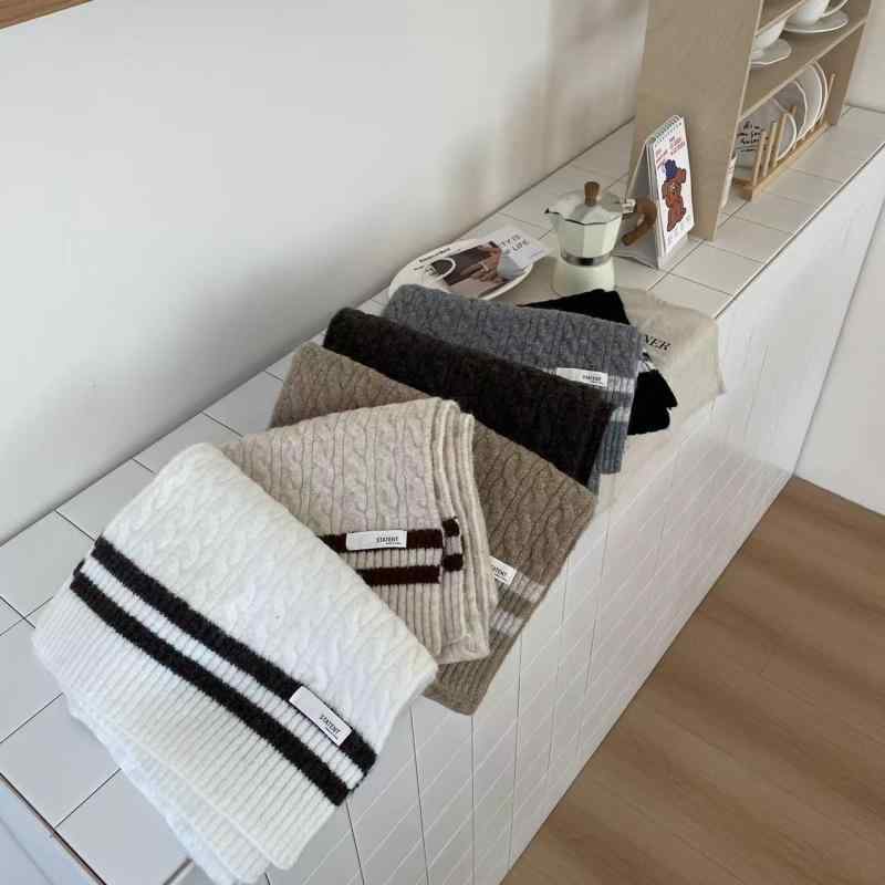 マフラー レディース メンズ ニット ストライプ柄 黒 白 秋冬 防寒 あったか カップル プレゼント アクリル2