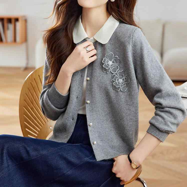 カーディガン レディース ニットカーディガン フラワー 釘付け ビーズ付き 真珠風 エレガント 上品 ウ..