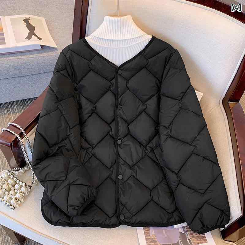 コート レディース 大きいサイズ 中綿入り キルティング アウター 長袖 丸首 黒 ピンク系 ゆったり 普段使い・填充物: 太空棉・面料名称: 涤纶・主な素材: 涤纶（聚酯纤维）・衣長: 普通款(50cm&lt;衣长≤65cm)・袖丈: 長袖・版型: 修身型・ネックライン: 圆领・毛领: 无毛领・脱着: 不可脱卸・前立て: 单排多扣・カラー: ブラック, ピンク, カーキ, アプリコット・サイズ: M(55kg以内), L(55-62.5kg), XL(62.5-70kg), 2XL(70-77.5kg)・スタイル: 日韓カジュアル・厚さ: 中等・袖のタイプ: 常規袖・主な生地の成分含有量: 95%以上・主な素材: 休闲风・対象年齢: 成人・ボーダースタイルタイプ: 快適なカジュアル・対象性別: 女性・製品カテゴリ: 綿入れ/綿服