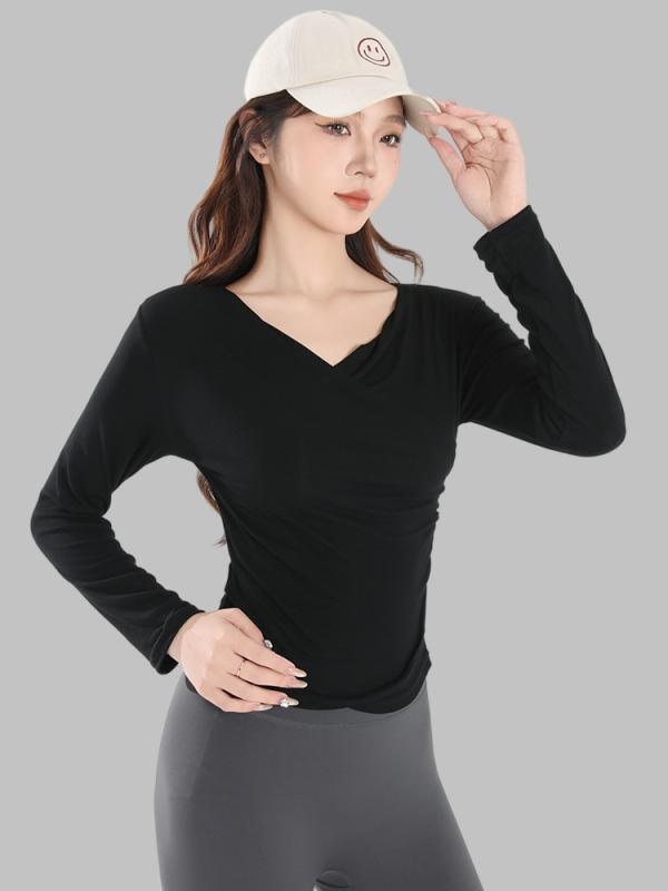 ヨガウェア レディース 長袖 Tシャツ 胸パッド付き スポーツウェア スリムフィット トレーニングウェア ランニング 吸湿速乾 綿89％ 伸縮性 ヨガ フィットネス ウェア 春秋冬 黒 白 赤 緑