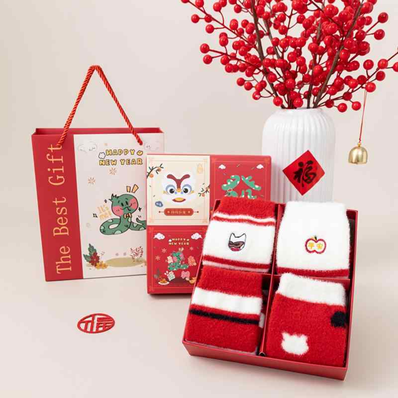 靴下 レディース 新年 ギフトボックス ソックス 4足組 綿 縁起物 ラッキーアイテム 結婚式 本命年 滑り..