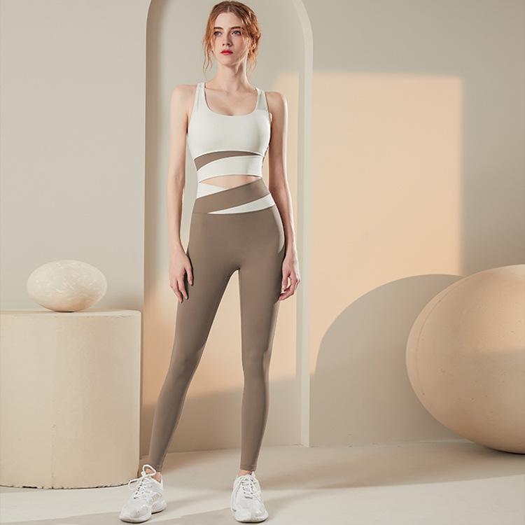 ヨガパンツ レディース 高機能 スパッツ レギンス ストレッチ 伸縮性 速乾 高腰 ハイウエスト 美脚 ヒップアップ 接触冷感 通気性 無地 普段使い スポーツ 運動 ジム フィットネス 春夏秋冬