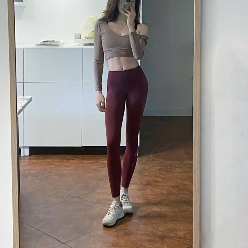 ヨガパンツ レディース ハイウエスト レギンス 美尻 着圧 桃尻 磨毛 伸縮性 スポーツ トレーニング ランニング フィットネス 無地 黒 赤 ピンク グリーン パープル グレー ブルー