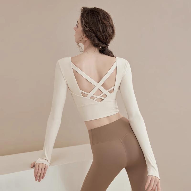 ヨガウェア レディース 長袖 固定カップ付き 秋冬 接触冷感 吸湿速乾 スポーツトップス トレーニング ピラティス 米白 紫