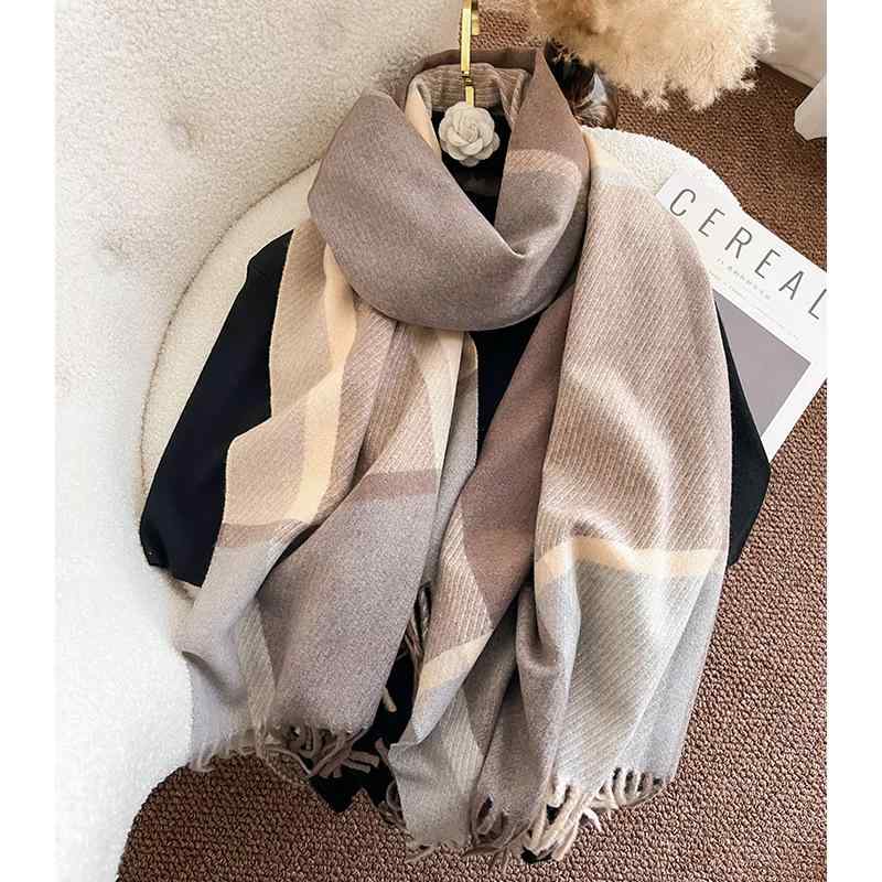 マフラー レディース 秋冬 格子柄 羊毛風 ストール ショール 厚手 大判 あったか 防寒 おしゃれ かわいい きれいめ カジュアル 普段使い 旅行 プレゼント ギフト ベージュ系