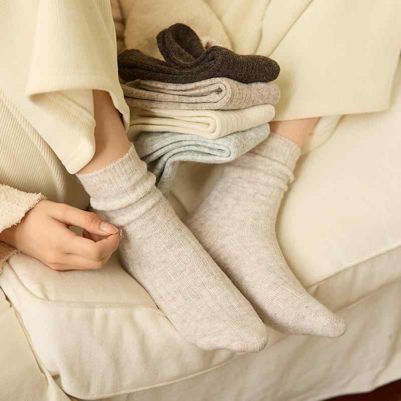靴下 レディース 秋冬 メリノウール ソックス 中筒 暖かい 保温 吸湿 防寒 無地 カジュアル 薄手 白 グ..