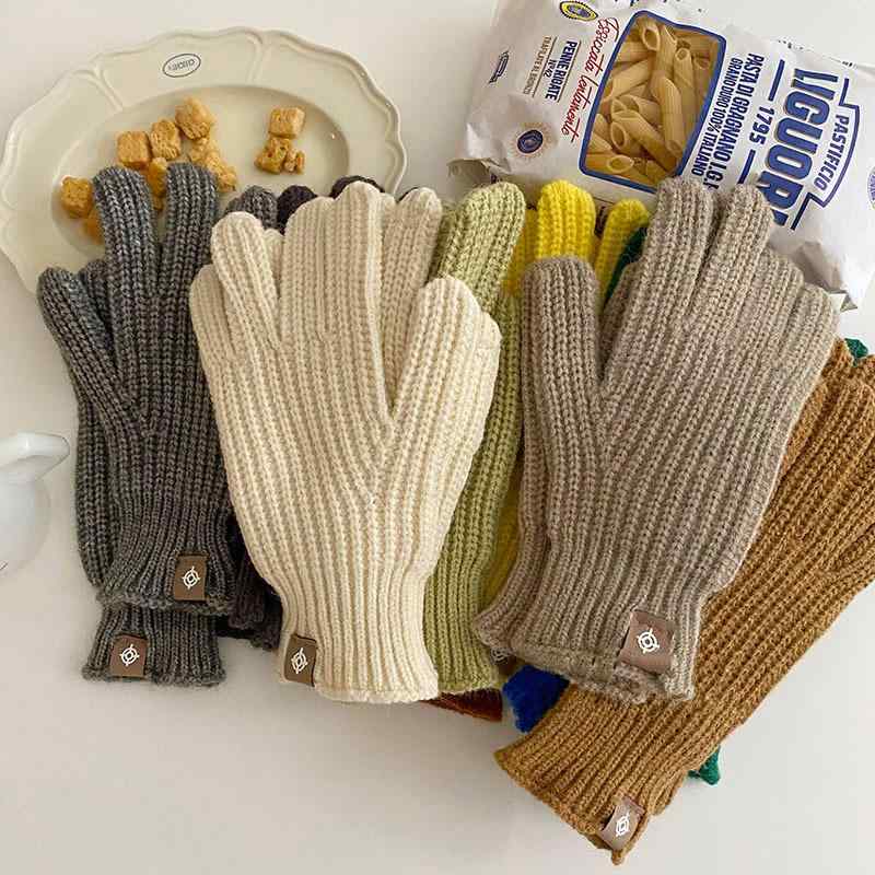 手袋 レディース ニット手袋 スマートフォン対応 防寒 グローブ 秋冬 ベージュ クラインブルー グリーン ライトグリーン カーキ イエロー キャメル グレー ブラウン チョコレート色 ポリエステル 普段使い2