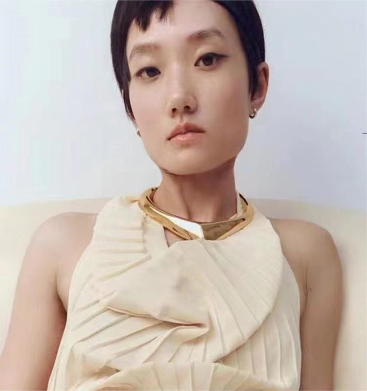 楽天ブリルビネックレス レディース 高見え メタル 大ぶり V字 チョーカー 電気メッキ加工 合金製 幾何学型 ゴールド シルバー