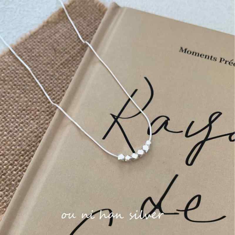 ネックレス レディース シルバー925 銀製 幾何学模様 スクエア 鎖骨チェーン 蛇骨チェーン シンプル デ..