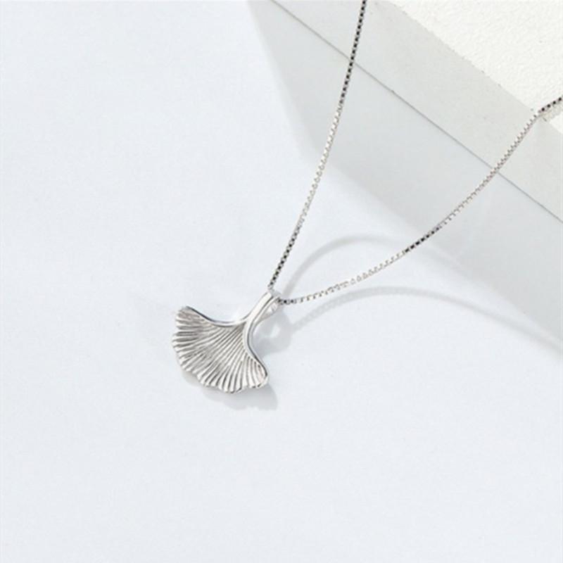 ネックレス レディース s925 シルバー 銀杏 イチョウの葉 ペンダント 森ガール 文芸 葉っぱ ボックスチェーン 白金色 エレガント かわいい 上品(4)
