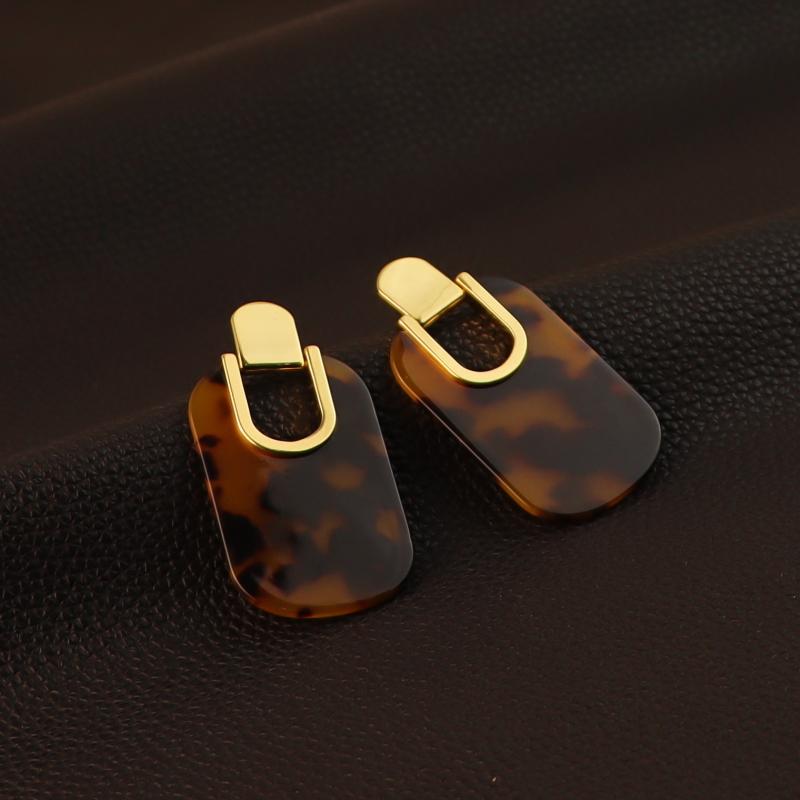 イヤリング レディース 幾何学 模様 樹脂 ヒョウ柄 豹柄 銅メッキ 電気メッキ加工 高級感 普段使い パ..