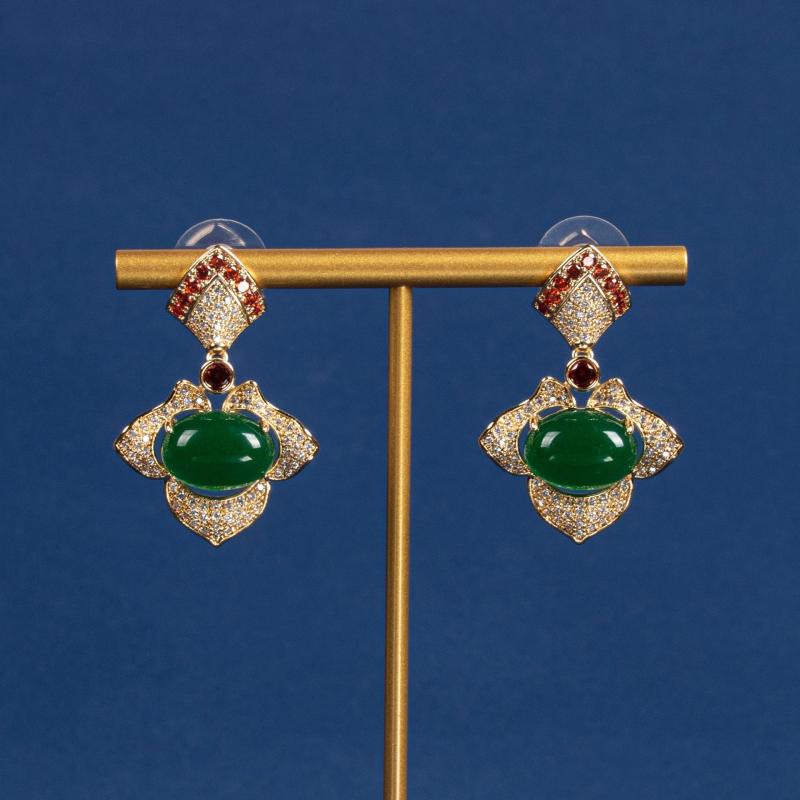 ピアス レディース 女性用 ジルコニア 花柄 フラワーモチーフ 緑 白 レッド 赤 上品 エレガント 高見え 高みえ 高級感 韓国風 オシャレ おしゃれ かわいい カワイイ ファッション デイリーユース お出かけ パーティー