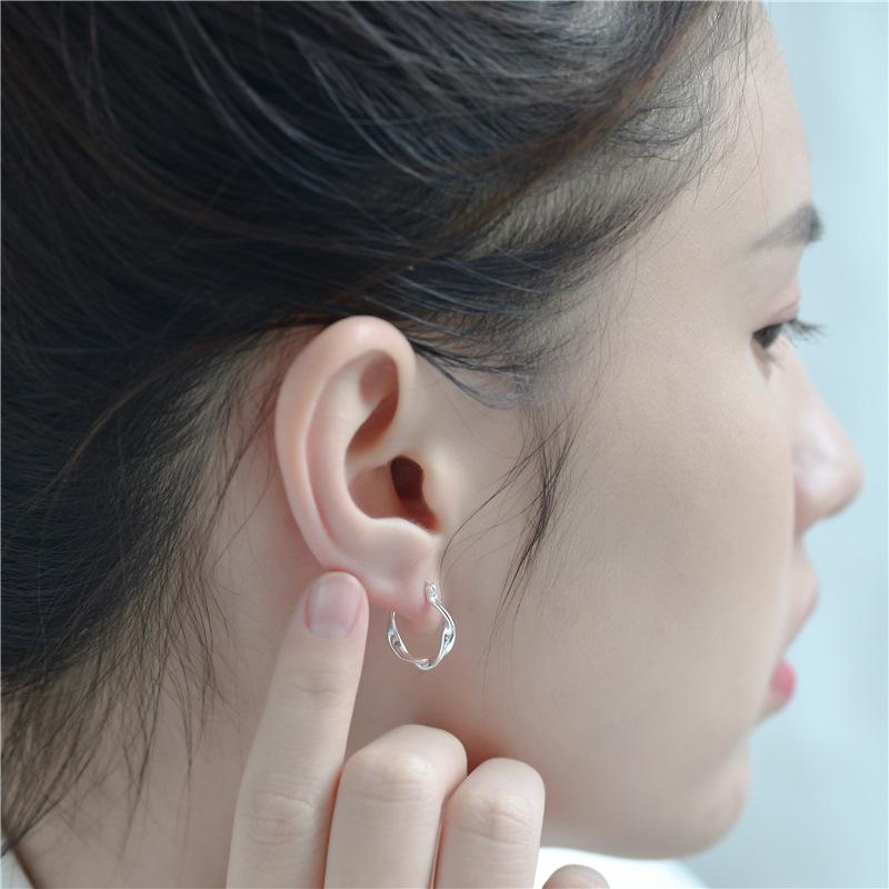イヤリング レディース S925 シルバー ツイスト ウェーブ シンプル ベーシック 韓国 ファッション 通勤..