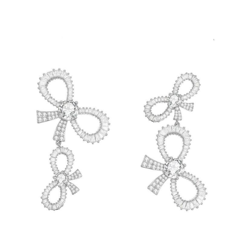 イヤリング レディース バタフライ 蝶 ジルコニア 左右非対称 シルバー 電気メッキ加工 キラキラ かわいい おしゃれ