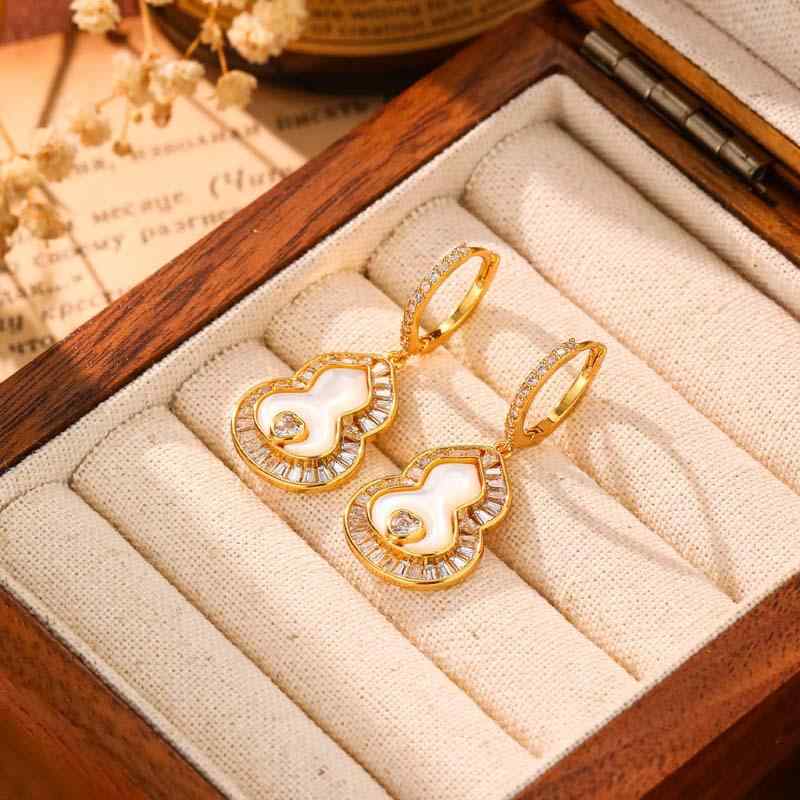 イヤリング レディース 幾何学型 銅製 18K 貝母 ひょうたん型 ジルコニア埋め込み 高級感 ファッション..