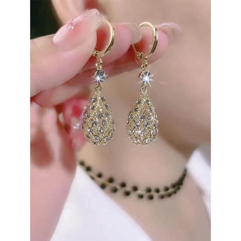 ピアス レディース 水滴形 ジルコニア ゴールド ブラック レッド 電気メッキ加工 亜鉛合金 軽奢耳飾耳坠 日韓風 かわいい 清新甜美 おしゃれ ファッション 普段使い パーティー(4)