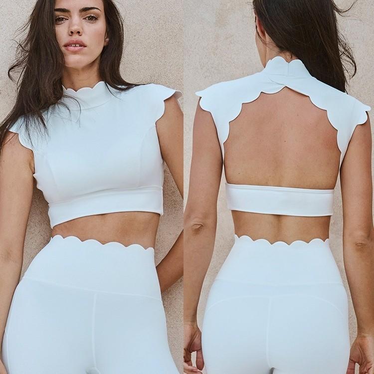 ヨガウェア レディース 上下セット ノースリーブ トップス ＆ レギンス スパッツ 吸湿速乾 トレーニン..