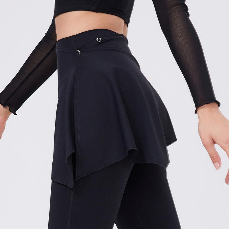 ヨガパンツ レディース ランニング スカート付き 一体型 スポーツ ショートパンツ トレーニング ヒップラップ 吸湿速乾 春夏秋冬 普段使い 運動着