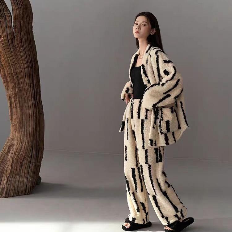 パジャマ レディース 春 秋冬 セットアップ 部屋着 ルームウェア コーラル ベルベット 厚手 あったか Vネック 長袖 上下セット かわいい 婦人 女性 リラックス ゆったり