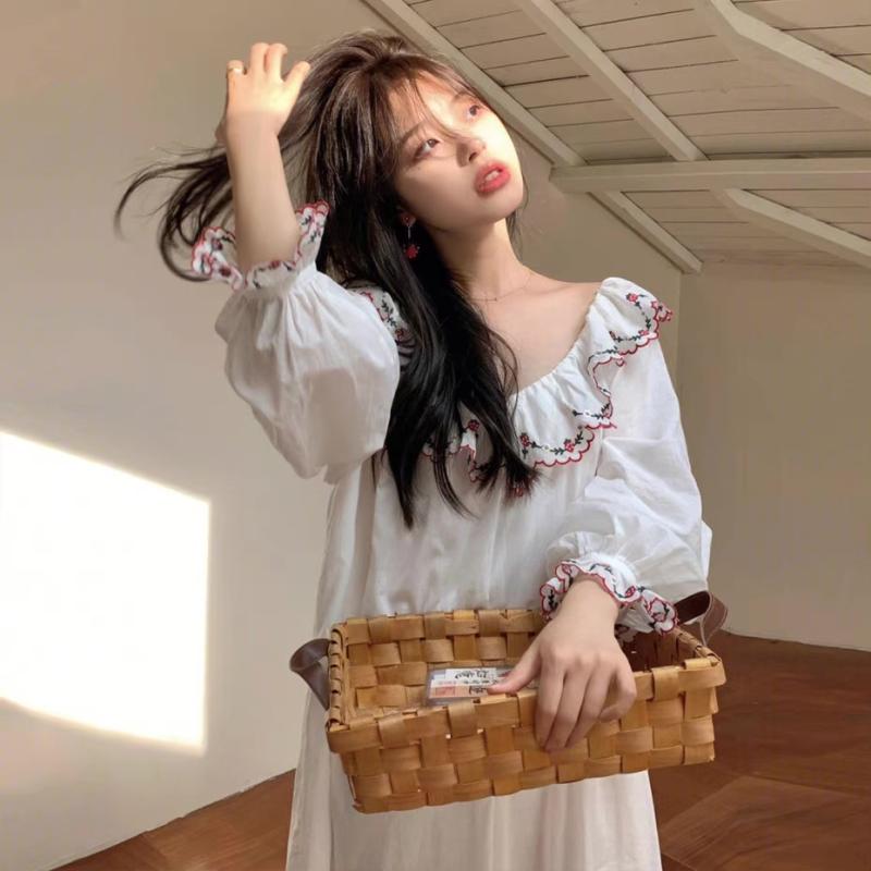 ワンピース レディース かわいい 刺繡 いちご柄 パジャマ ルームウェア 部屋着 綿100％ 快適 長袖 通気性 リラックス ワンピース 膝丈