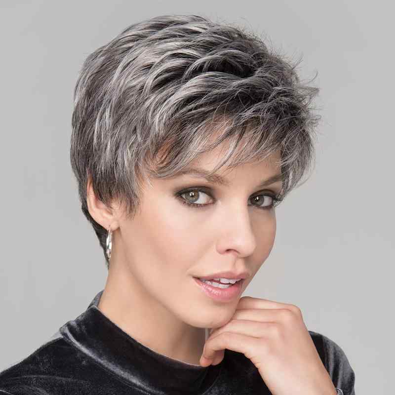 ウィッグ レディース ファッション 高齢者 グレー ホワイト ミックス 短いカール 斜め前髪 耐熱 高温 ..