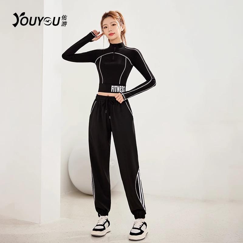 ヨガウェア レディース 春夏 長袖 トップス パンツ セットアップ 吸湿速乾 ストレッチ トレーニング ランニング フィットネス ジム スポーツウェア ブラック ホワイト