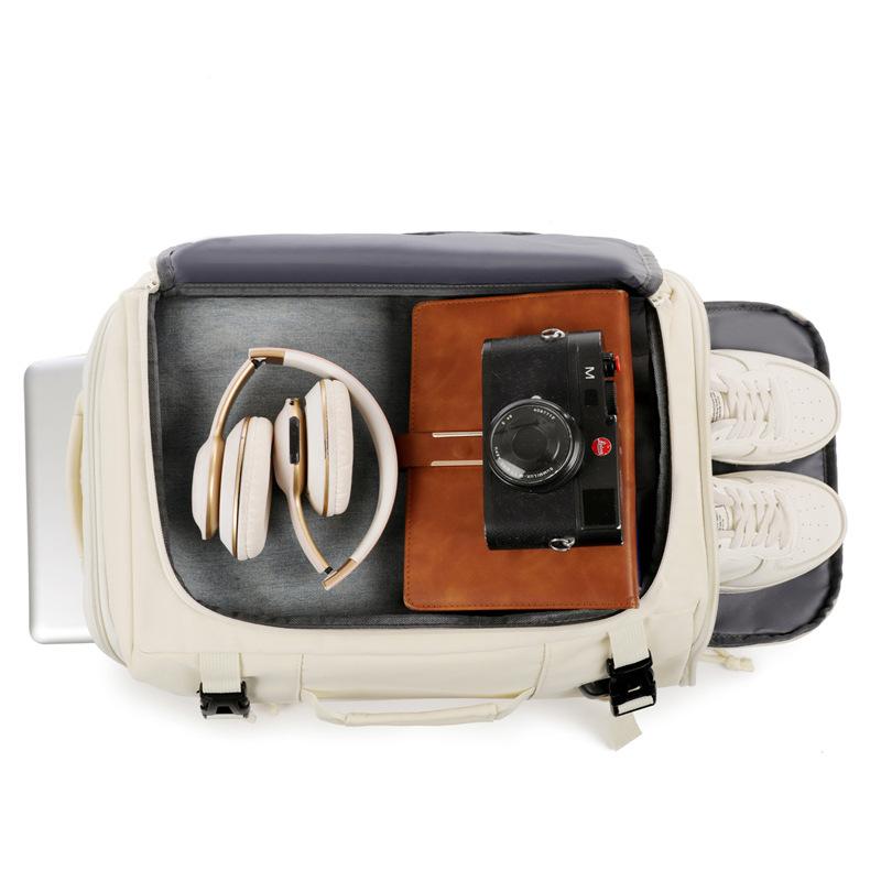 リュック 大容量 軽量 多層構造 出