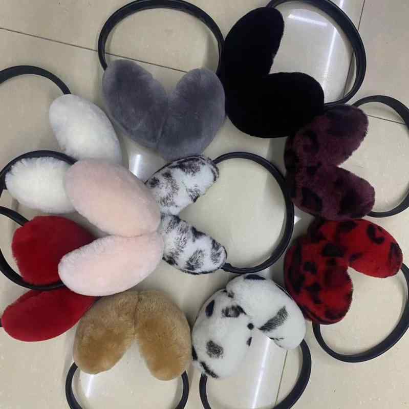 イヤーマフ 秋冬 男女兼用 羊毛 レザー 防寒 あったか 耳カバー 白 赤 黒 グレー ブラウン ピンク パープル ふわふわ おしゃれ かわいい