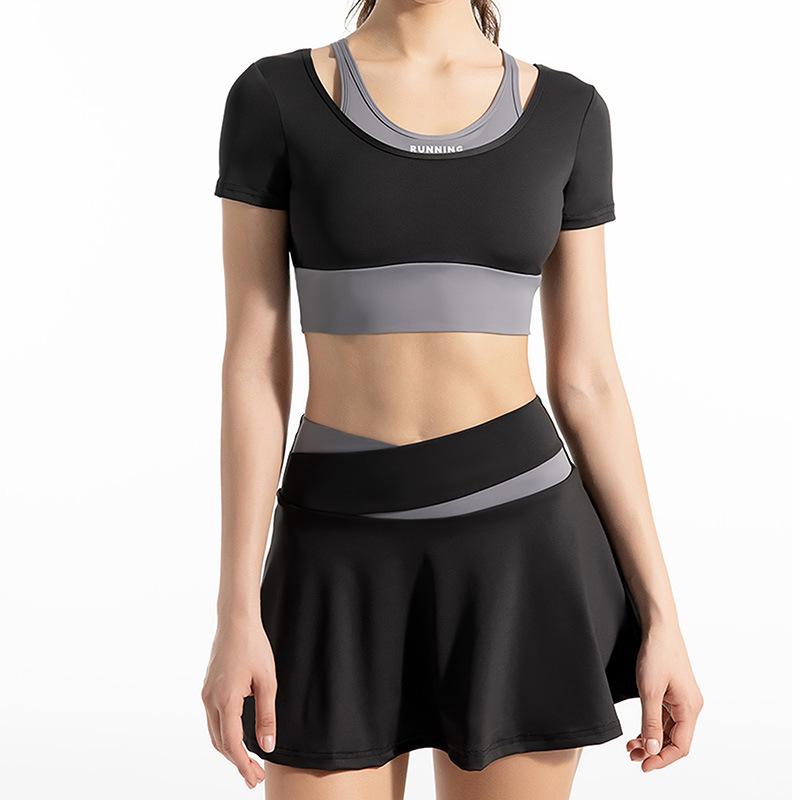 ヨガウェア レディース セットアップ スポーツウェア ショートパンツ付きスカート 吸湿速乾 ストレッチ トレーニング ランニング フィットネス 春夏 秋冬