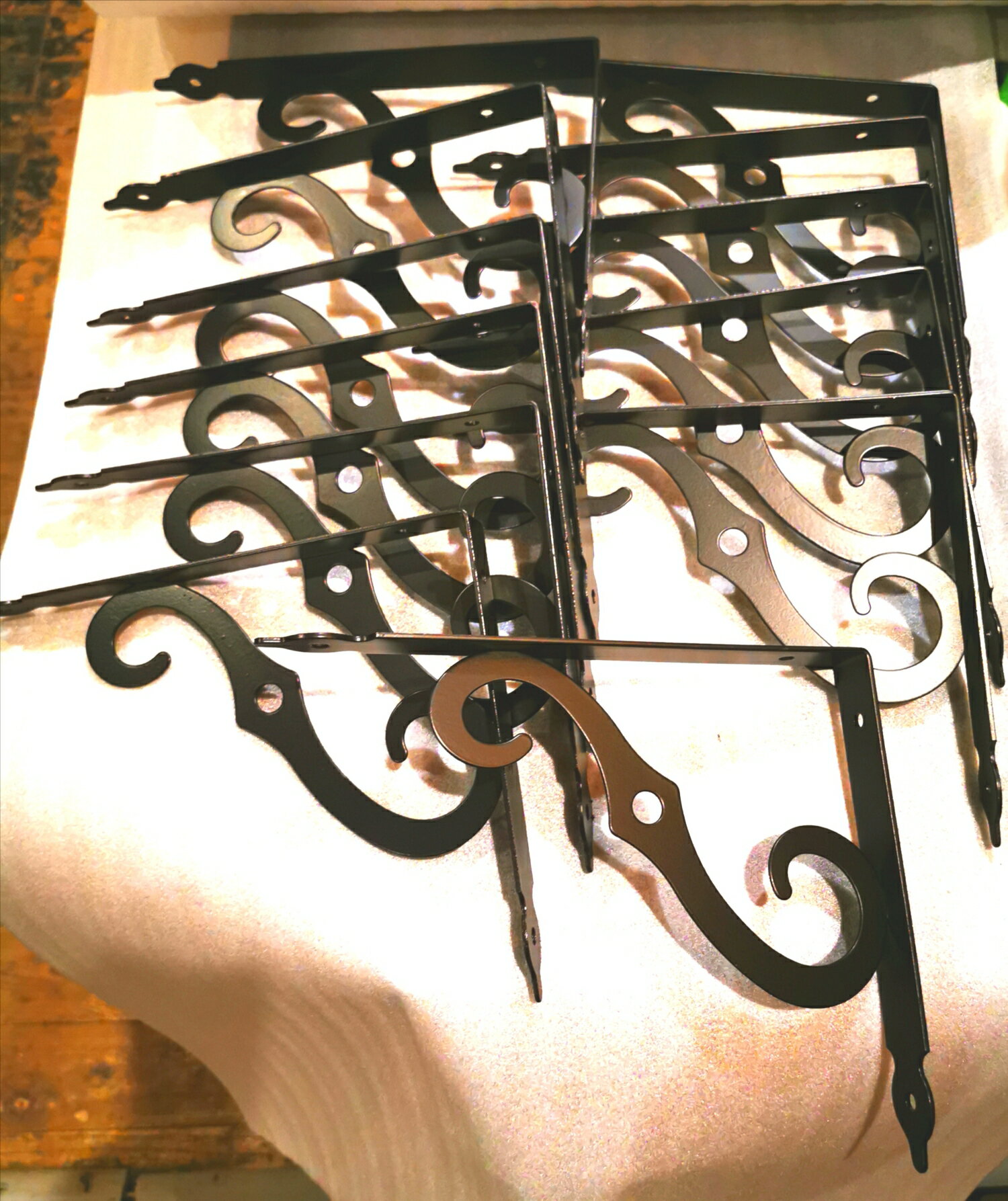 【1箱12点セット】唐草デザインの棚受け大型(240x190mm) 【輸入雑貨】【アイアン】 ブラケット l字ブラケット 棚ブラケット 大型 ラック ウオール ...