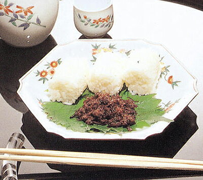 【ご贈答用】伊勢重の牛佃煮詰め合わせBセット（牛佃煮、牛のさくら煮）化粧箱入り