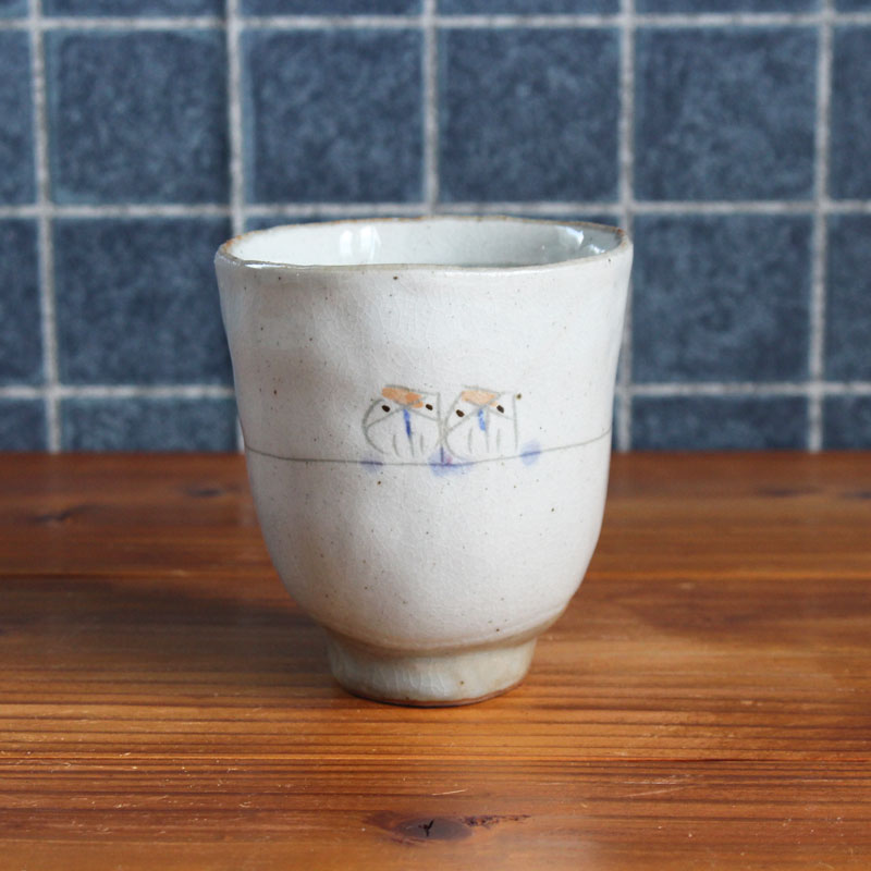 Rakuten - 福丸　湯呑（大）　瀬戸焼 和食器 食器 陶器 湯飲み ふくろう フクロウ 梟 福郎 owl 手描き 手彫り 普段使い 贈り物 プレゼント 日本製