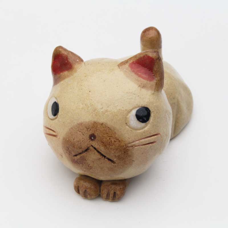 Rakuten - 【茶猫　平型置物】　猫 ネコ ねこ 置物 置き物 雑貨 インテリア かわいい オブジェ 手作り ハンドメイド 陶器 陶製 美濃焼 日本製