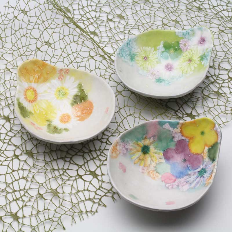 ゆずりは 手付平鉢　とんすい デザート鉢 フルーツ鉢 16×13.5cm 瀬戸焼 花柄 手描き プレゼント 贈り物..