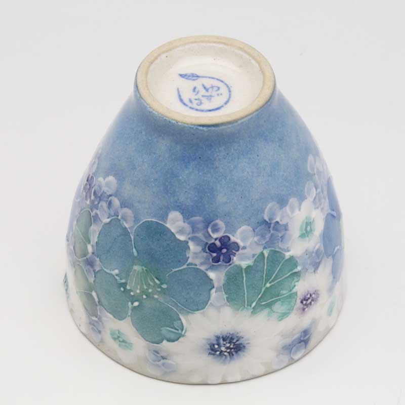 【青彩白花　湯呑】瀬戸焼 和食器 食器 湯呑 湯飲み お茶 手描き 花柄 プレゼント 贈り物