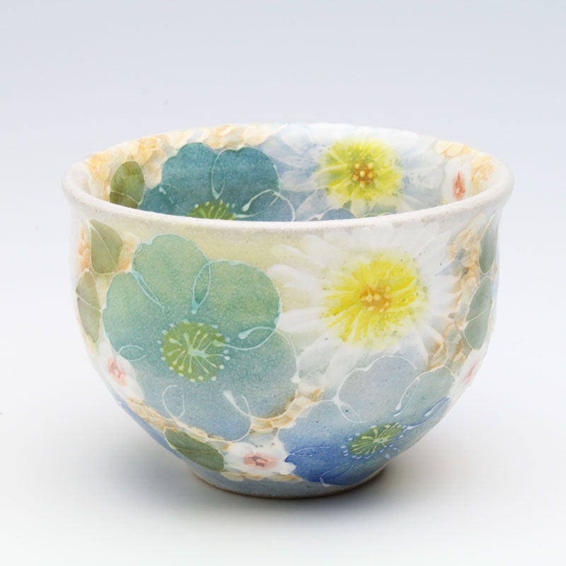 Rakuten - 【釉彩青花　福々碗（平型）】瀬戸焼 和食器 食器 湯呑 コップ カップ デザート鉢 手描き 花柄 プレゼント 贈り物 ギフト
