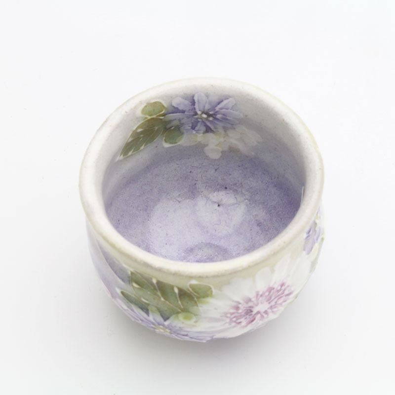 【花かざり　丸型ぐい呑】瀬戸焼 和食器 食器 ぐい飲み おちょこ 手描き 花柄 プレゼント 贈り物