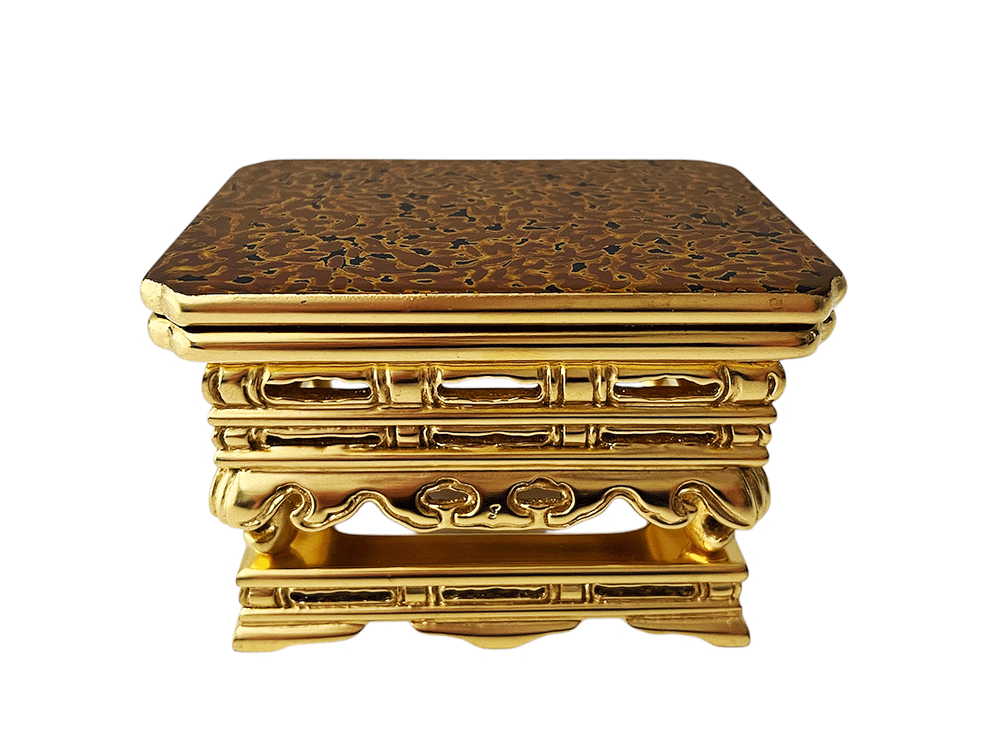 サイズ(約) 巾22．8cm　奥12．2cm　高9．6cm 仕様 木製・純金箔天板：金虫　漆塗